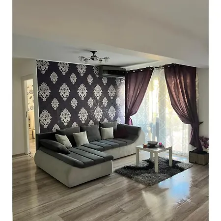 Raisa Apartment